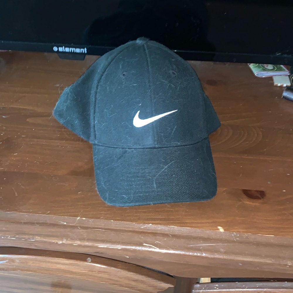 Nike black hat
